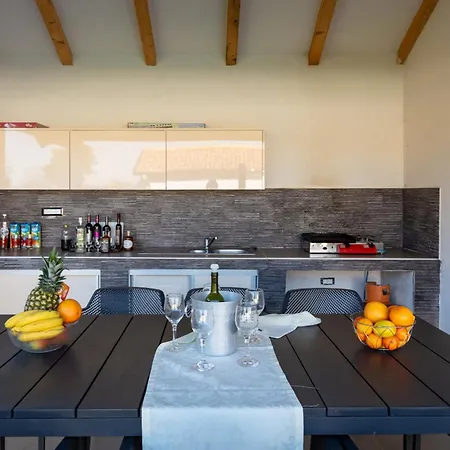 Alba Rossa Near Pula For 6 People With Private 50 M2 Pool Only 1 Km From The Sisan
