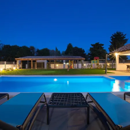 Alba Rossa Near Pula For 6 People With Private 50 M2 Pool Only 1 Km From The *