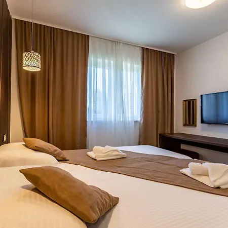 Vila Alba Rossa Near Pula For 6 People With Private 50 M2 Pool Only 1 Km From The Sisan