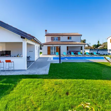 Alba Rossa Near Pula For 6 People With Private 50 M2 Pool Only 1 Km From The * Sisan
