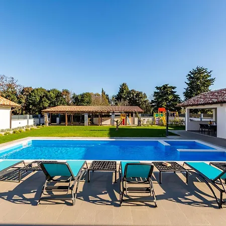 Alba Rossa Near Pula For 6 People With Private 50 M2 Pool Only 1 Km From The